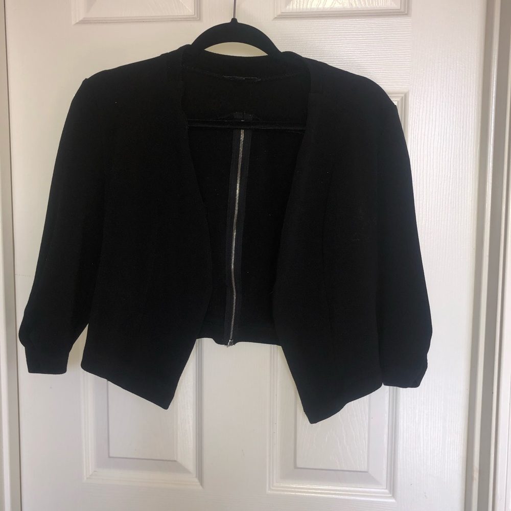 Black cropped blazer 3/4 sleeve